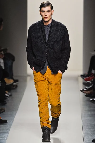 Look 11